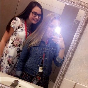 Meet your Posher, Lara